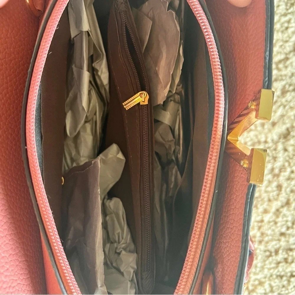 NWOT 🥀 Women's Crocodile Pattern Handle / Satchel Purse - Picture 5 of 9